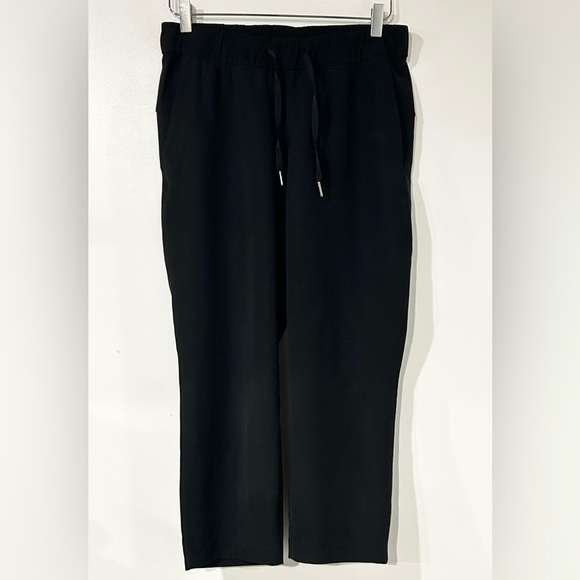 Lululemon On‎ The Fly Crop *Woven 23" in Black 6 - Picture 1 of 7